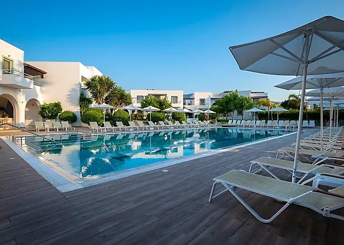 Alexandra Beach Hotel And Apartments